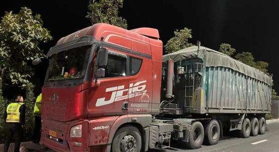 美媒爆料卡车夫妻视频在线观看,美媒爆料的真实在线观看视频  第2张